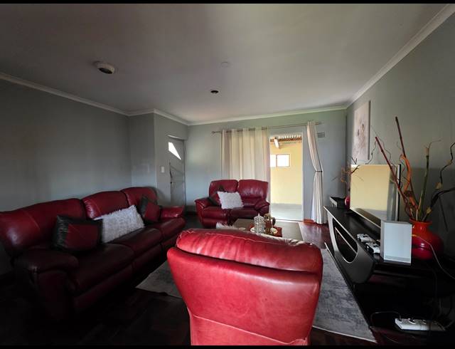 3 BEDROOM HOUSE FOR SALE IN DEVON PARK VILLAGE